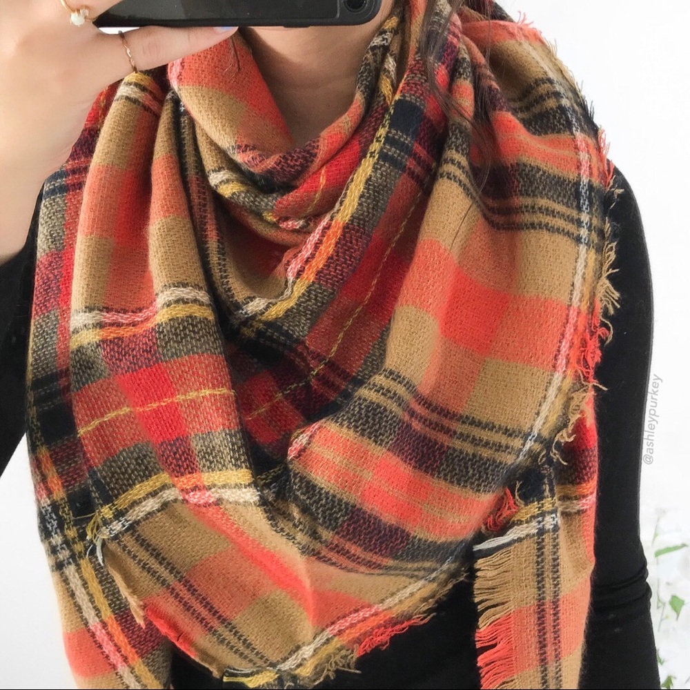 Flannel triangle scarf - orange tan - Picture 2 of 2